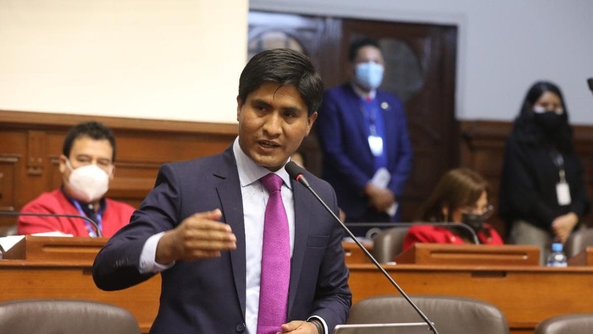 Congresista Wilson Soto afirma que vándalos atacaron su vivienda