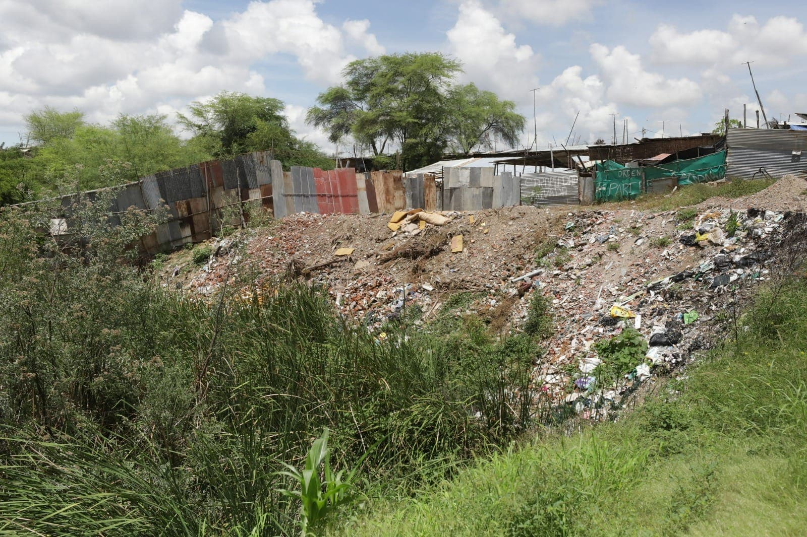 Aprueban bonos de 80 mil soles para reubicar viviendas en Piura